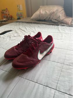 Soccer cleats