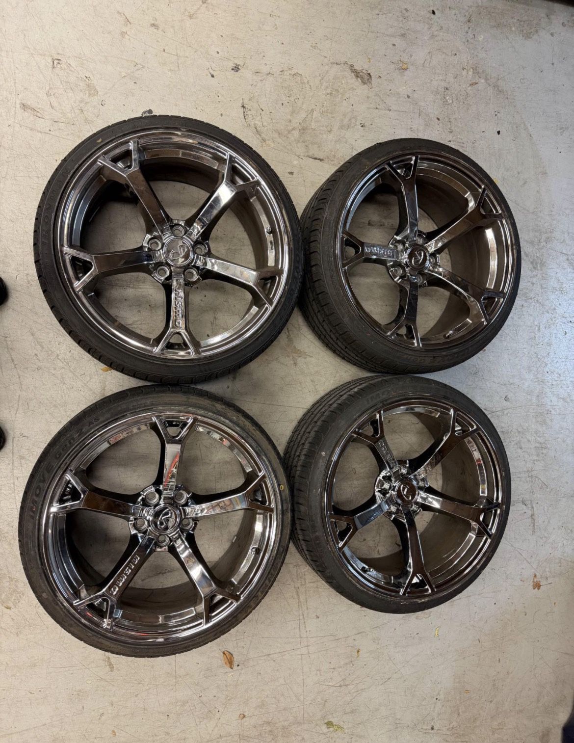 Triple Chrome Nismos