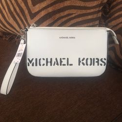 Michael Kors Wristlet 