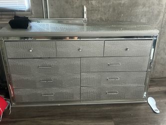 Silver snake drawer set