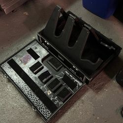 Guitar Pedalboard / guitar stand