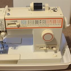 Singer Sewing Machine 