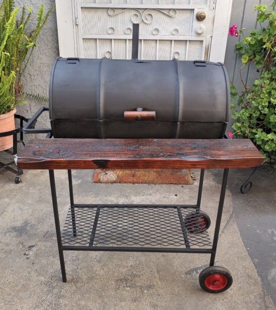 SMALL CHARCOAL BBQ GRILL for Sale in South Pasadena, CA OfferUp