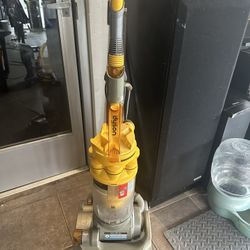 dyson dc14 vacuum cleaner