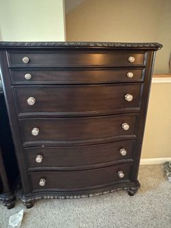 Dresser and chest storage