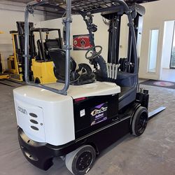 2018 Crown 6,500lbs Capacity Electric Forklift 