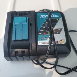 Makita Charger (Brand New)