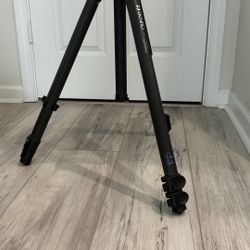 Benro TAD37C Adventure Carbon Fiber Tripod W/ Benro Case 