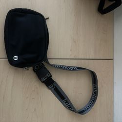 Black Lululemon Fanny