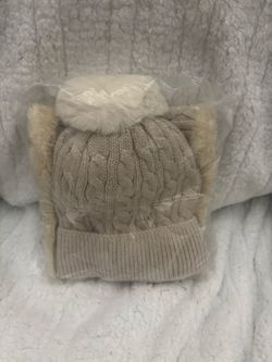 New sealed beanie, neck wrap, gloves and socks winter pack