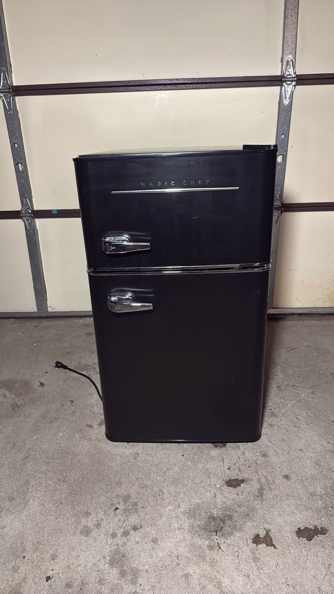 Retro Mini Fridge