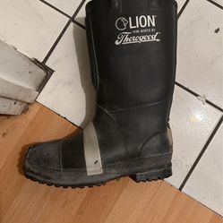 LION fire Boots  By Thorogood