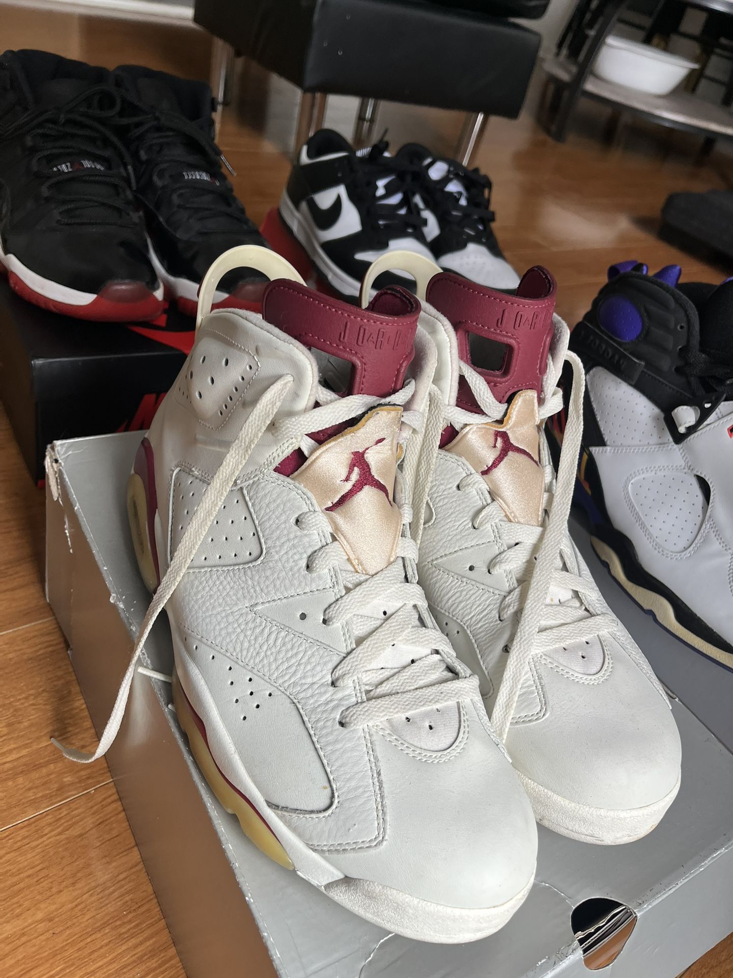 JORDAN 6 MAROON SIZE 11 75$
