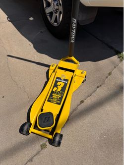 DAYTONA 3 TON SUPER DUTY Floor Jack Like New Yellow