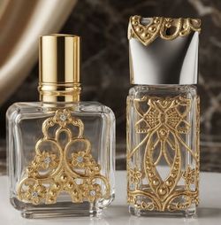 X2 VINTAGE ORNATE GOLD BRASS FILIGREE MATSON ORMOLU MINI VICTORIAN GLASS PERFUME BOTTLE SET