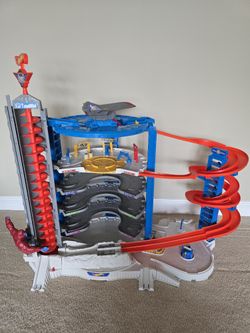 Hot Wheels Super Ultimate Garage