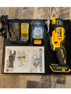 DeWalt 20V MAX XR Cordless Brushless 3- Speed Oscillating Multi Tool with Battery and Charger