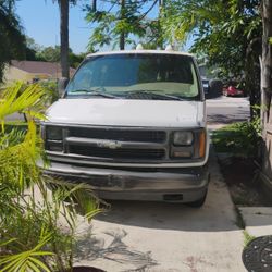 Chevy Express 2500