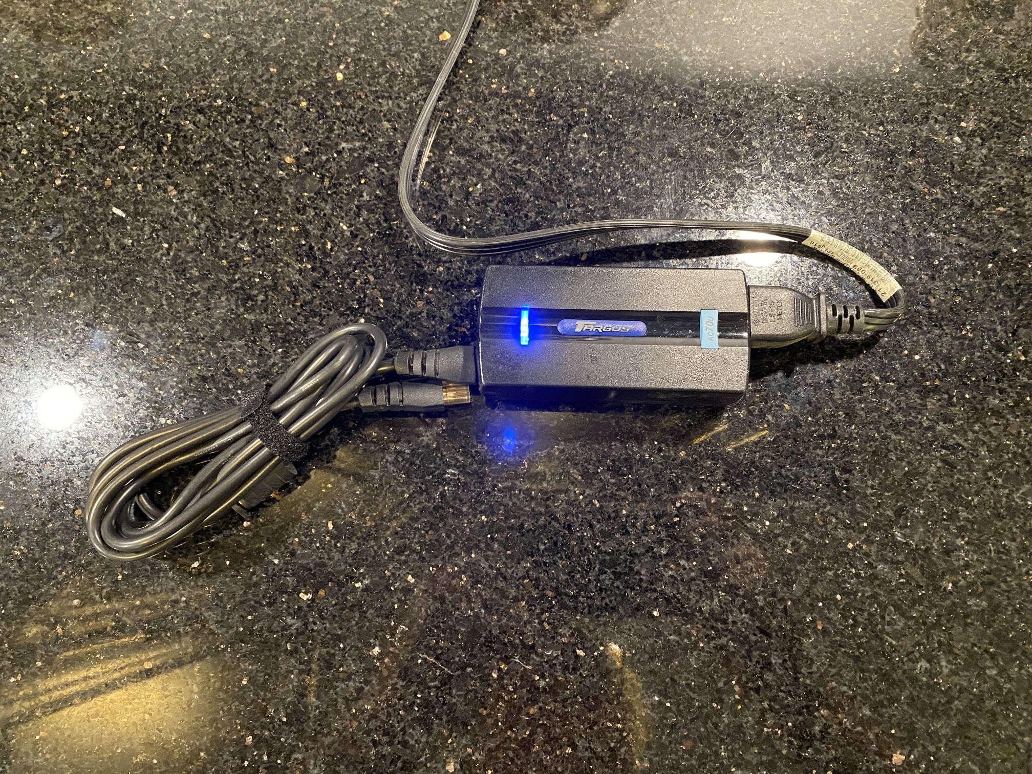 Targus APA10 Power Adapter Charger 15-24V 2A 65W Model (contact info removed)-001A