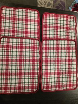 4 Holiday Christmas Fabic Plaid Placemats St. Nicholas Square