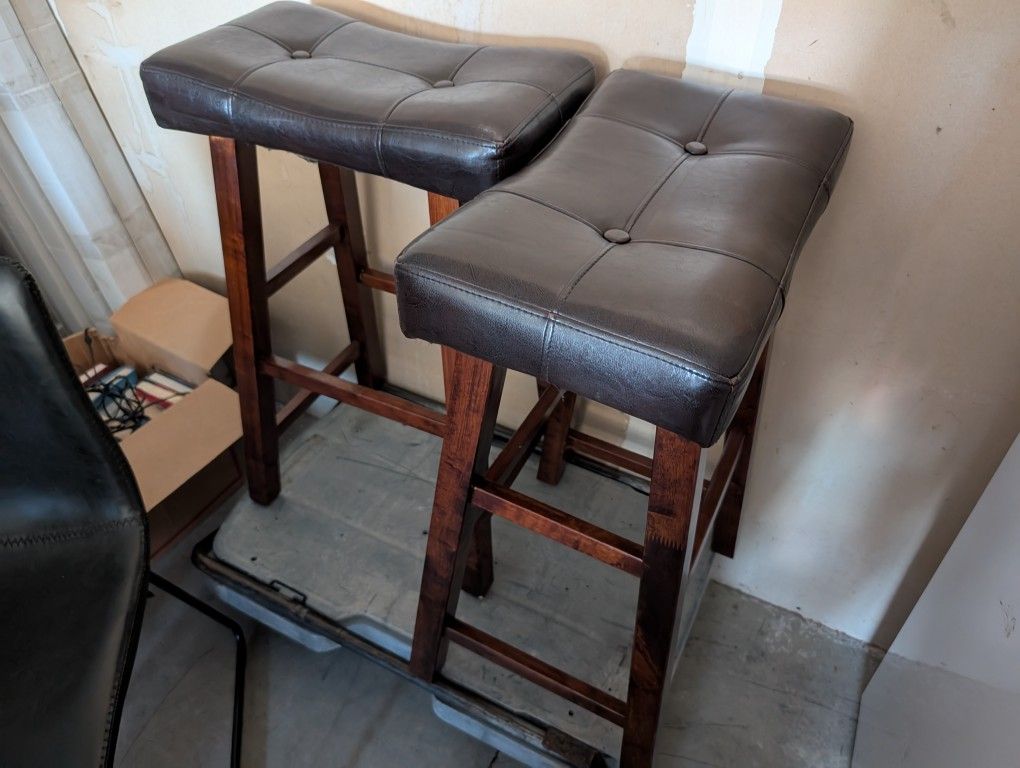 🍫 Set of 2 Espresso Bar Stools – Tufted Faux Leather $60