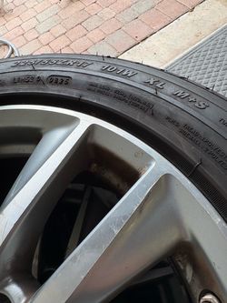 225/55R17 101W XL M+S Tire on Alloy Wheel