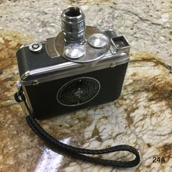 DeJur-8 Vintage Camera