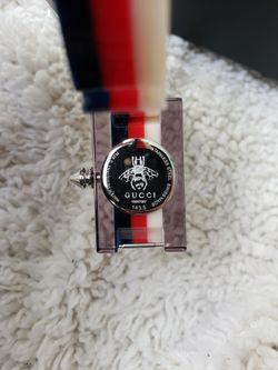 Gucci Mother Of Pearl Plexiglass Watch for Sale in Lynnwood  display picture 2