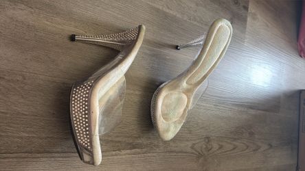 Please clear heels