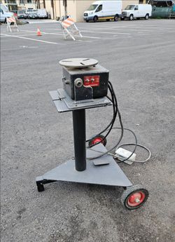 Adjustable Shop Equipment Stand