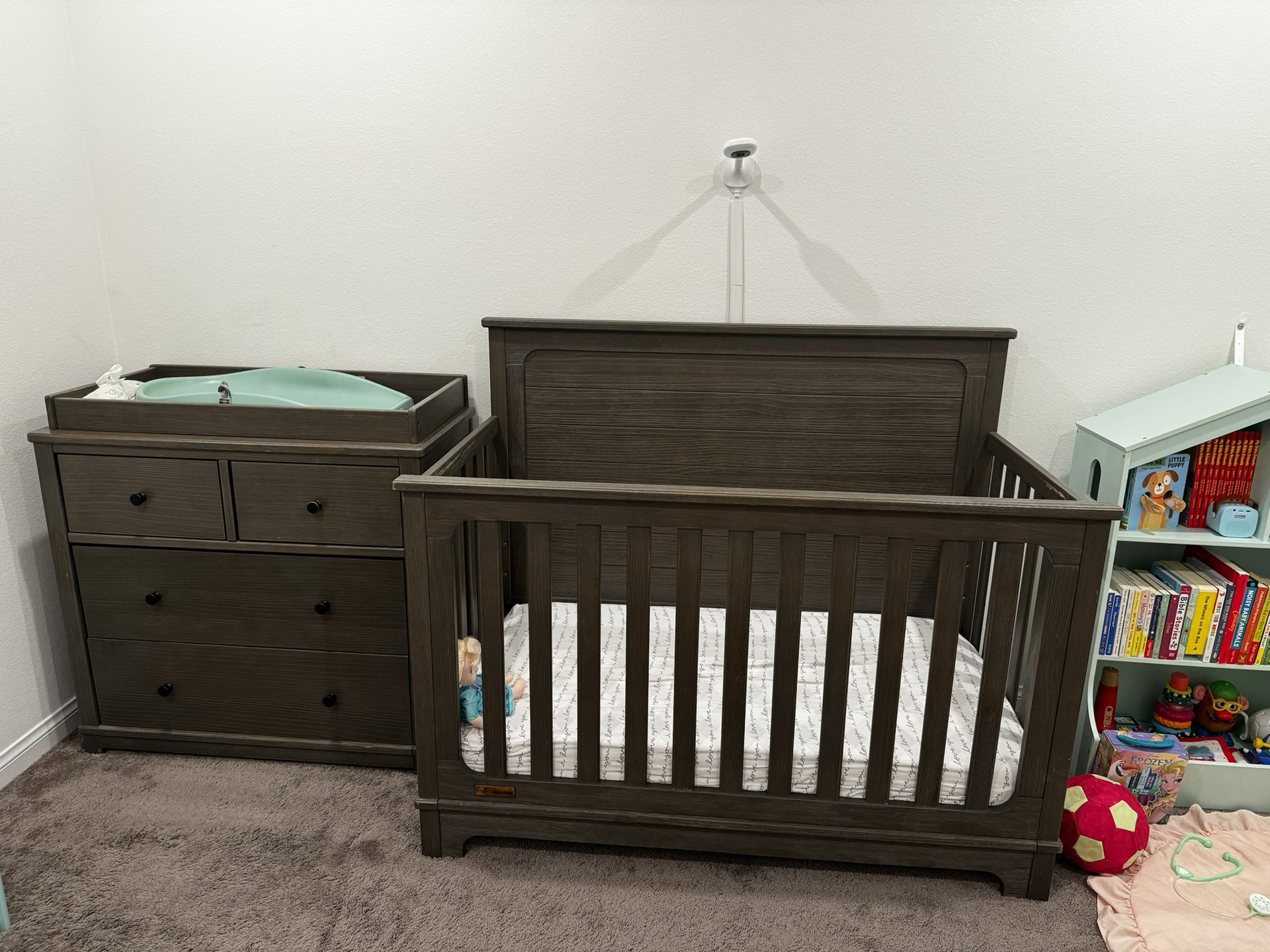 Simmons Nursery Bedroom Set