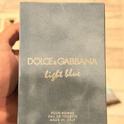 Dolce And Gabbana Light Blue 200ml New In Box Men’s Cologne Fragrance 