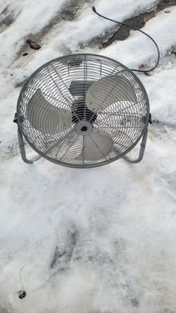 Silver Metal Strong 3 Speed Fan