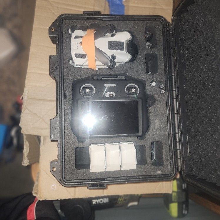 DJI Mini 4 PRO - Fly More Combo Kit