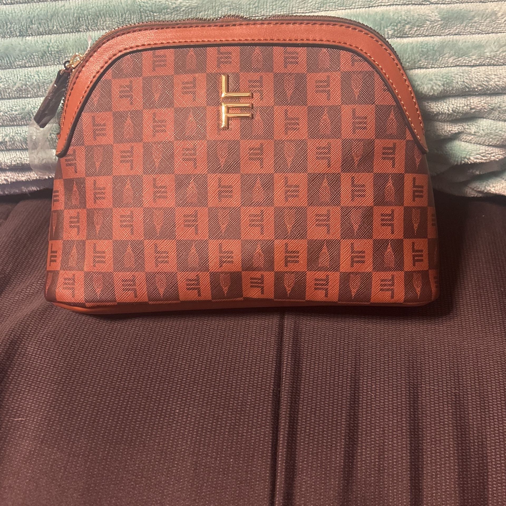 London Fog Cosmetic Bag