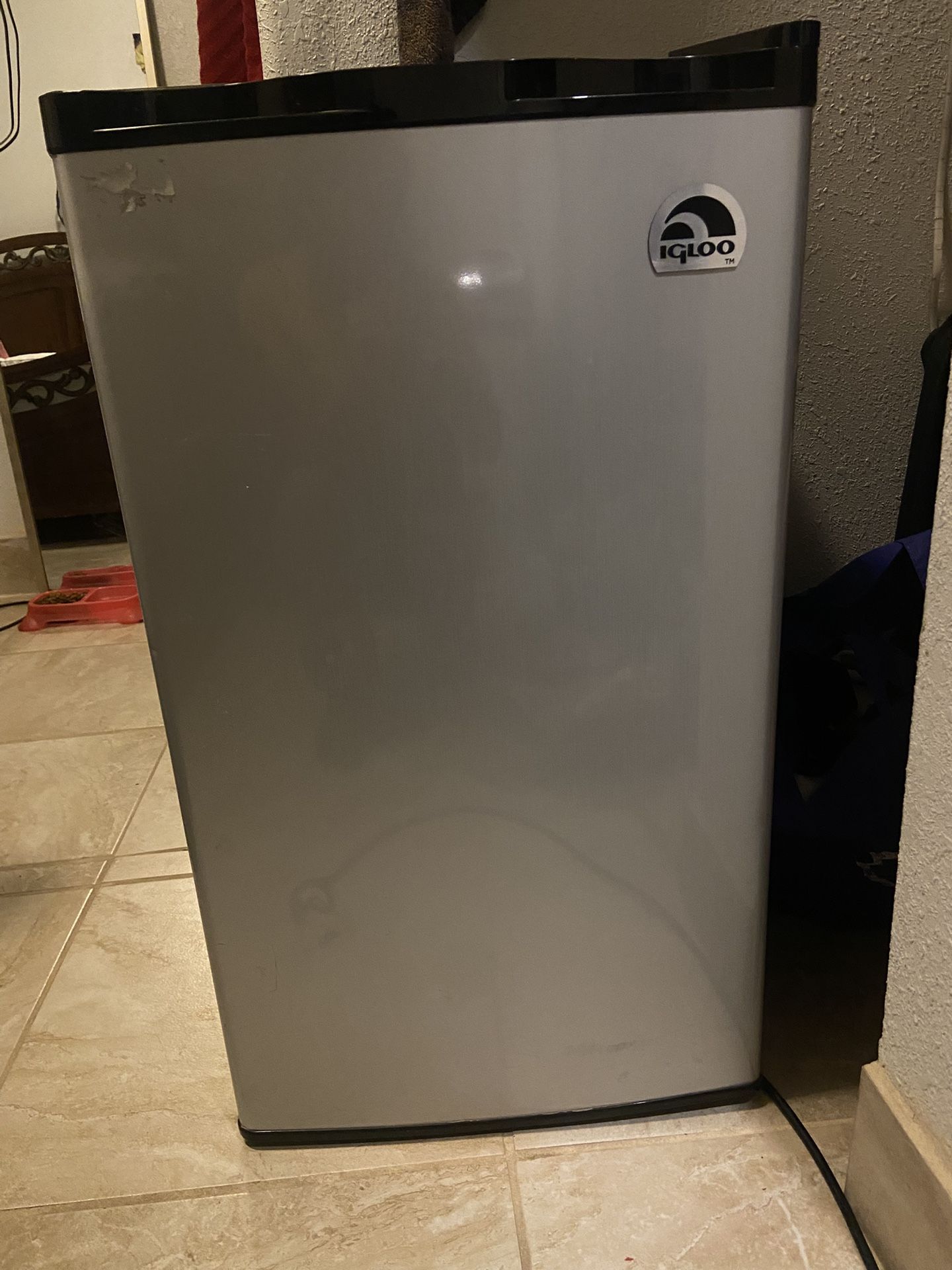 mini fridge 