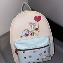 Winne The Pooh Lounge Fly Backpack 