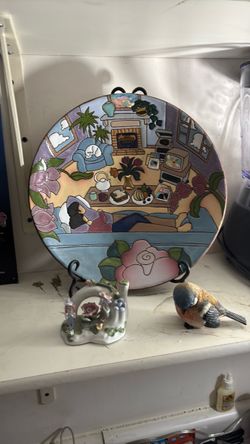 Decorative Ceramic Wall Plate with Living Room Scene