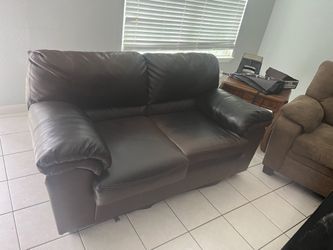 Dos sillones en buenas condiciones, $30 por los dos