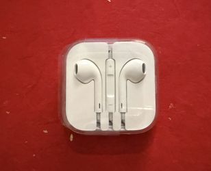 Apple Wired EarPods With Lightning Connector