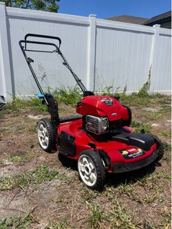 Toro SmartStow 22” Recycler Self Propelled Lawn Mower