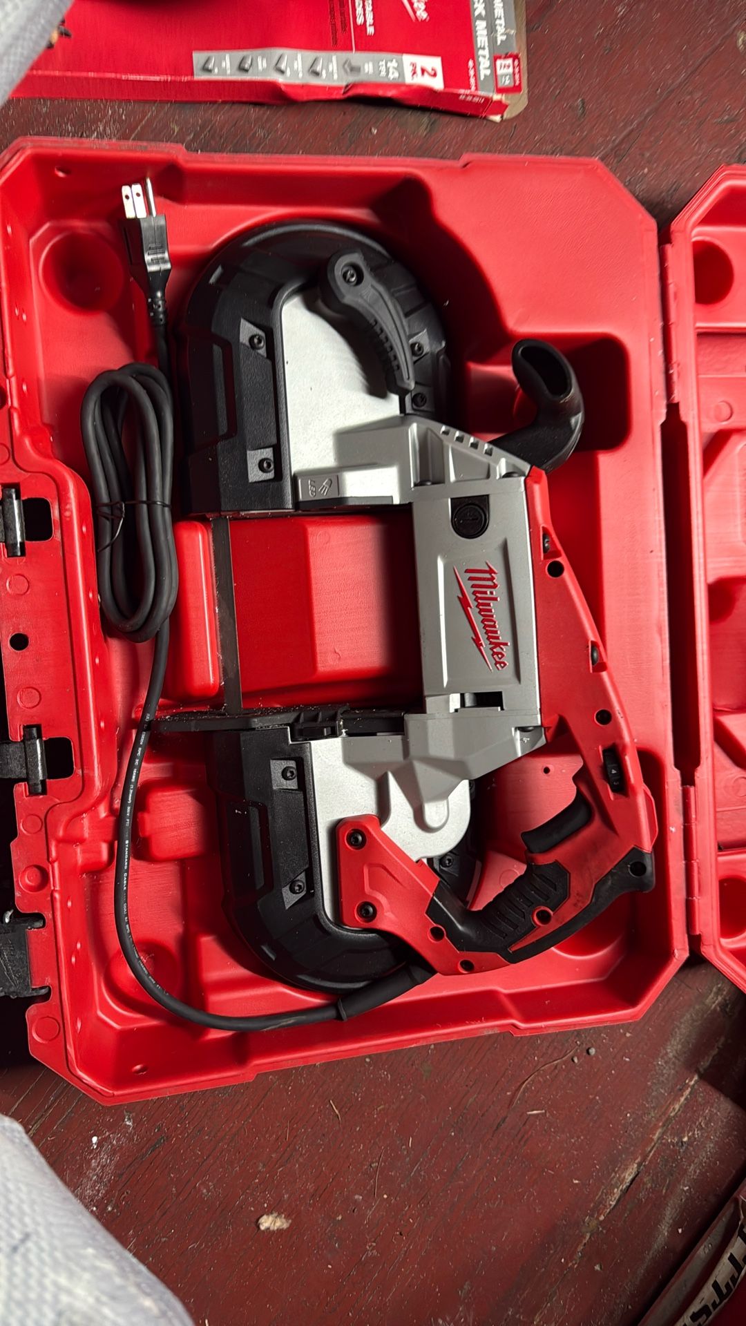 Milwaukee Deep Cut Band Saw Used Only Once 220 