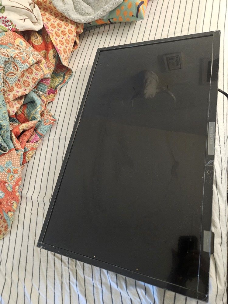 28 Inch × 17 Inch Insignia Tv