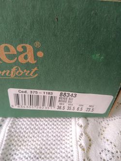 Zapatillas Color Beige Elegante Y Cómoda Nueva