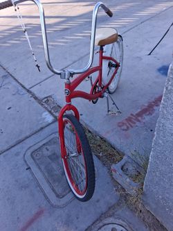 24 magna ruby Beach cruiser
