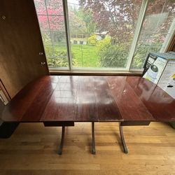 1930’s Duncan Phyfe Dining Table With Chairs