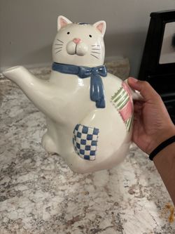 Patches the Cat" vintage ceramic teapot designed by Susan Winget