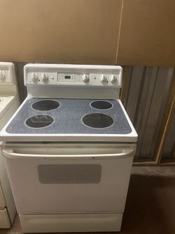 GE Electric Stove