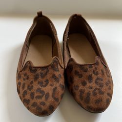 Gently Pre-Loved Old Navy Leopard Flats Size8