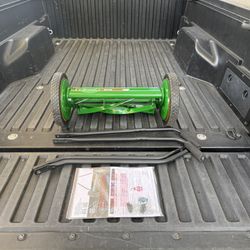 Scotts Scott's 16 in. Manual Walk Behind Push Reel Lawn Mower